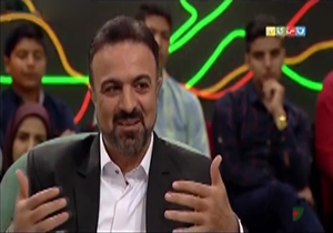 توضیحات جالب مجری مناظرات در مورد میزان استرس عوامل برنامه + فیلم