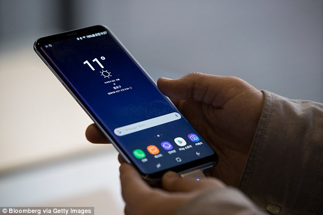 آیاGalaxy S8 خطرناک است؟ شکایت کاربران از تکنولوژی جدید