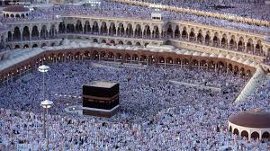 حضور ستاره فوتبال انگلیس در خانه خدا +عکس