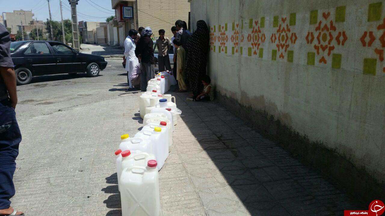 صف طولانی آب شرب در زابل + تصاویر