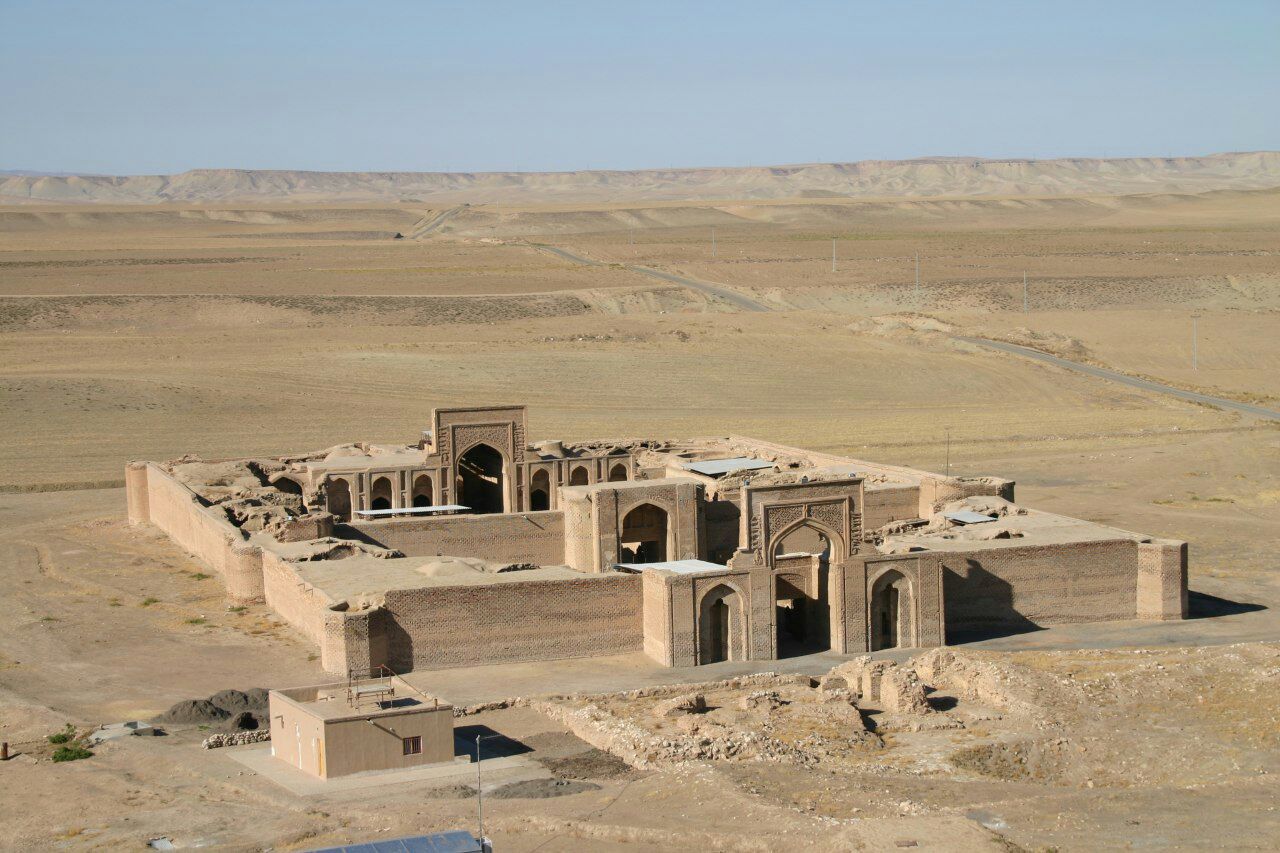آغاز عملیات عمرانی و پیگیری پرونده ثبت جهانی رباط شرف