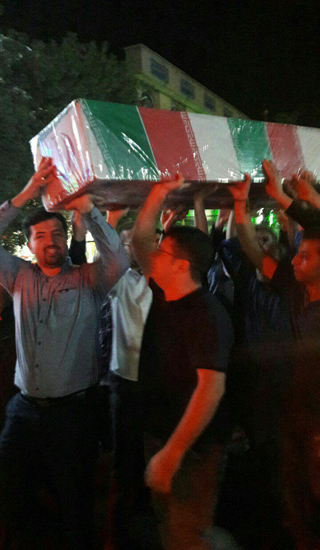 شب زنده داران پایتخت، میهمان شهدای گمنام شدند/ میهمانان وقت شناس ماه خدا رسیدند+عکس