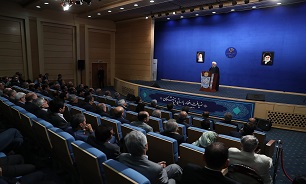 امام راحل و مقام معظم رهبری به شنیدن صدای رسای مردم اهتمام داشته و دارند
