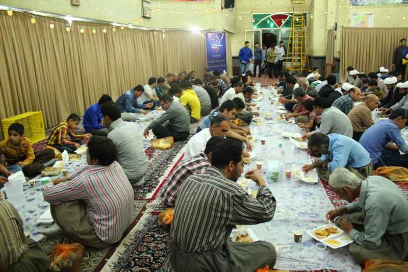 برپایی سفره های مهربانی در شهرستان ابهر