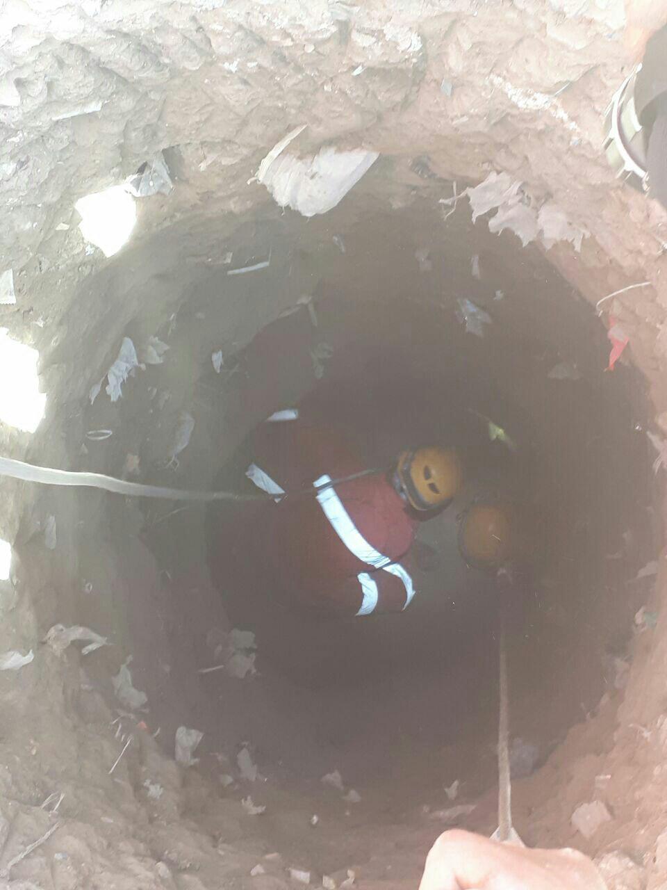 نجات کارگر گرفتار شده در چاه