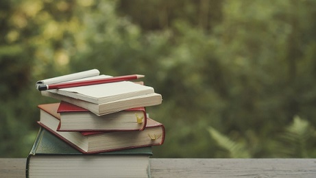 حضور در کلاس اساتید داستان نویسی به نوشتن کمک می‌کند