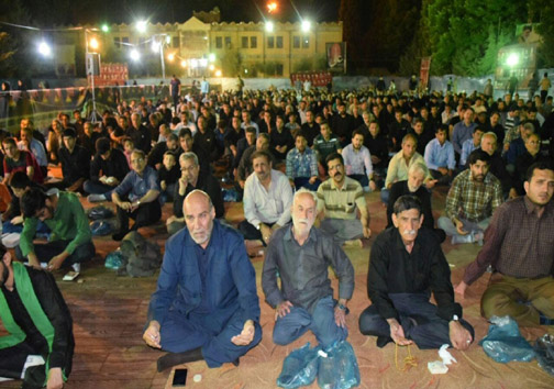 شب زنده داری روزه&zwnj;داران خرم&zwnj;آبادی در پادگان امام حسین (ع)