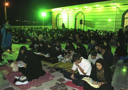 آیین ویژه احیای دومین شب قدر در تپه شهدای گمنام بروجرد&lrm;