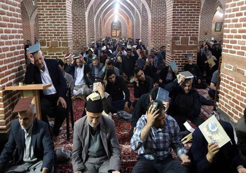 آیین ویژه احیای دومین شب قدر در تپه شهدای گمنام بروجرد&lrm;