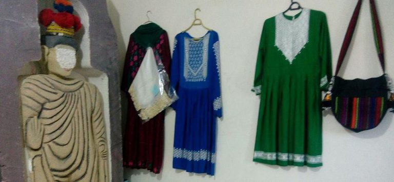 افتتاح &laquo;نمایشگاه دست&zwnj;دوزی کدبانو&raquo; از سوی خانه فرهنگ آسیا