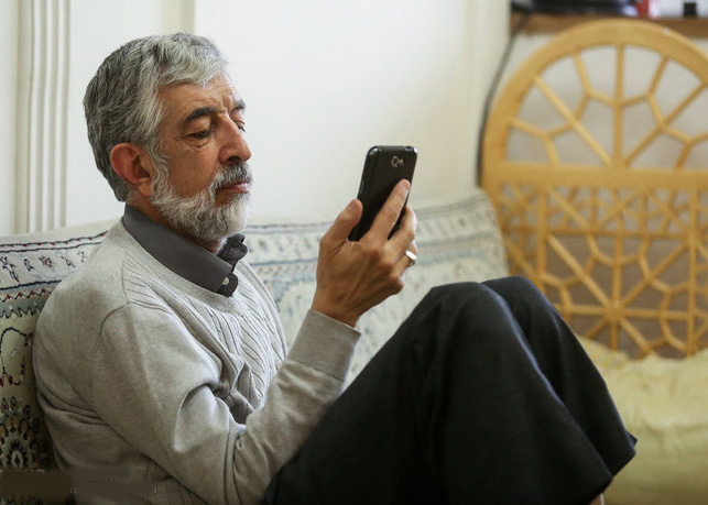 چه گوشی&zwnj;هایی در دست سیاستمداران ایرانی است؟+عکس