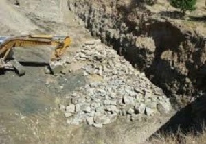 آغاز عملیات احداث دیوار حائل شهرک ویلاشهر بهاران سنندج