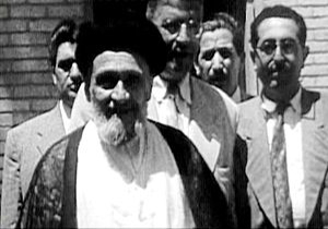 ماجرای فیلم منتشر شده از آیت‌الله کاشانی در خانه دکتر مصدق + فیلم