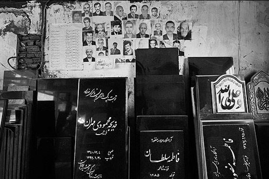 جان سختی سنگ های ایرانی در رقابت با چینی ها و برزیلی ها / سنگ قبر صورتی هم هست، فقط 25 میلیون تومان! جان سختی سنگ های ایرانی در رقابت با چینی ها و برزیلی ها / سنگ قبر صورتی هم هست، فقط 25 میلیون تومان!