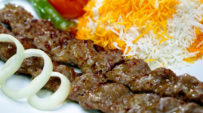 هشدار؛ وجود پوست مرغ در برخی از کباب فروشی ها/به هیچ وجه کنار خیابان غذا نخورید