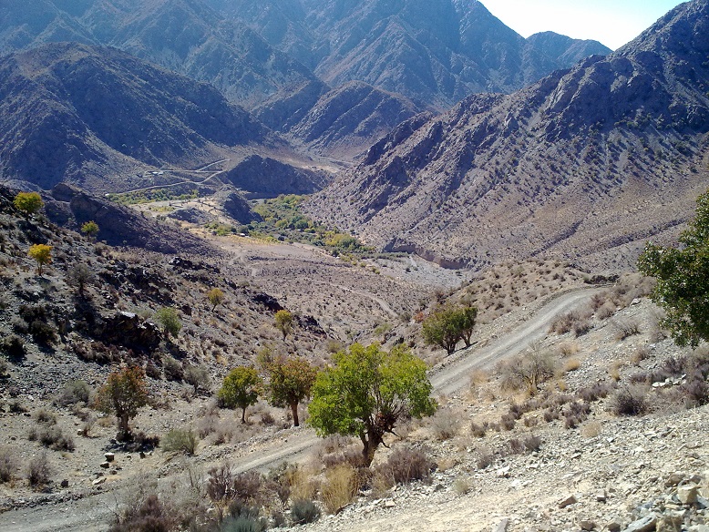 رمون نگین سبزه درمحاصره کوهها