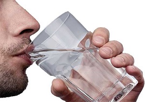 تغییر در رنگ ادرار را جدی بگیرید/ به میزان کافی آب بنوشید