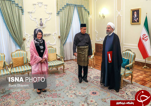عکس/ پوشش سفیر مالزی در دیدار با روحانی