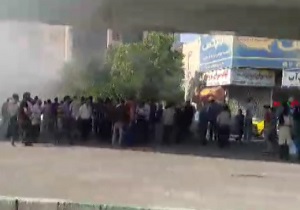 آتش سوزی در بلوار دانش‌آموز / 3 واحد تعمیرگاهی سوختند + فیلم