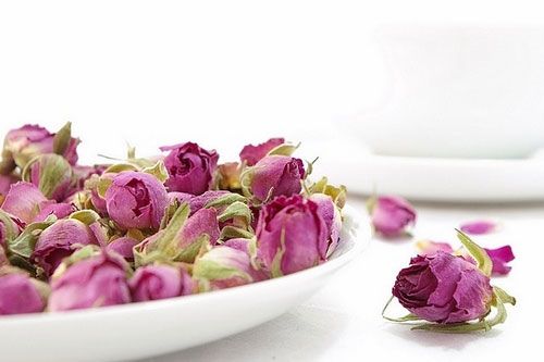 درآمد کشور از فروش گل خشک چقدر است؟