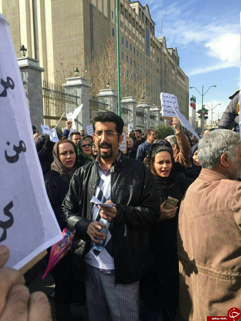 گلایه مالباختگان موسسه آرمان در تهران + تصاویر