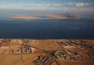 دادگاه قانون اساسی مصر توافق واگذاری جزایر تیران و صنافیر به عربستان را تعلیق کرد
