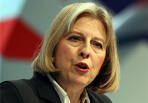 عذرخواهی ترزا می به دلیل عدم حمایت از بازماندگان آتش‌سوزی لندن