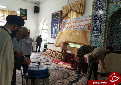 غبارروبی مساجد کلاله در آستانه ماه رمضان+تصاویر