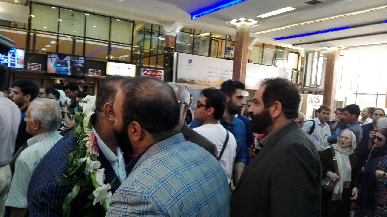بازگشت افتخارآفرین قهرمان پرورش اندام آسیا + تصاویر
