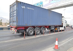 توقیف تریلی با2 میلیارد ریال لوازم آرایشی و بهداشتی قاچاق