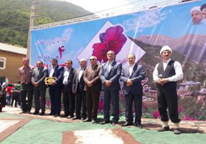 برگزاری چهارمین جشنواره ملی گل گاوزبان در شهرعروس ایران