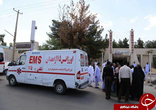 سانحه رانندگی برای اتومبیل کارکنان بیمارستان میرجاوه+ تصاویر