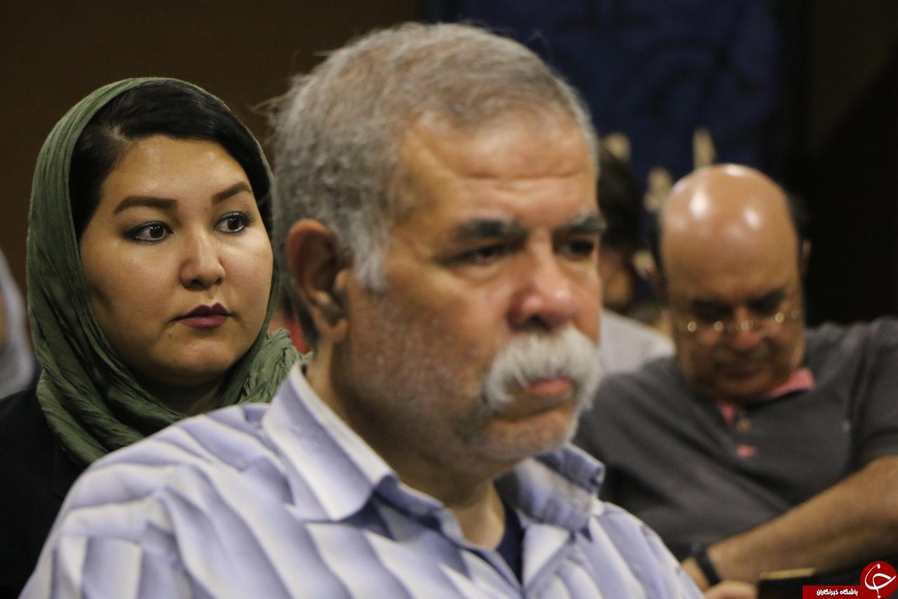 گزارش تصویری از نشست نقد و رونمایی از مجموعه داستان کوتاه دستمال خامک دوزی اثر ریحانه بیانی در کاون ادبی کلمه
