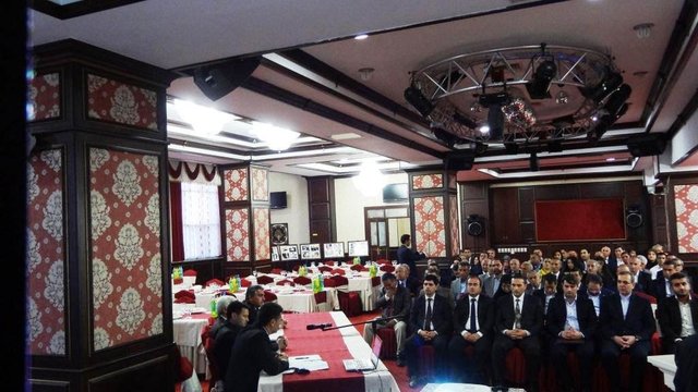 همایش بررسی عرفان، اخلاق و تربیت امام خمینی(ره) در نخجوان برگزار شد
