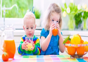 آب میوه برای کودکان زیر یک سال مضر است
