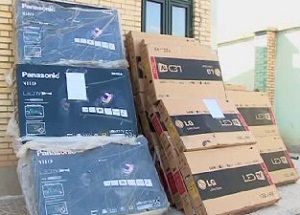 با واژگونی خودرو، قاچاقچیان مصدوم لو رفتند