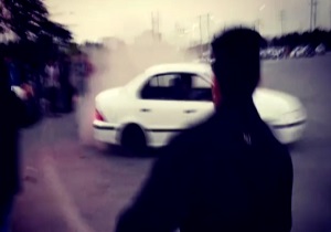 لحظه خونین برخورد خودرو با تماشاگران پیست خیابانی! + فیلم