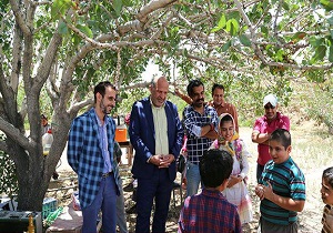 مدیر کل صدا و سیمای مرکز یزد و فرماندار اردکان درجمع عوامل تولید فیلم سینمایی لکنت