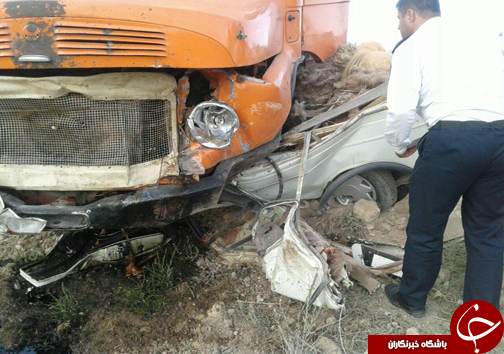 مرگ دلخراش دو نفر بر اثر تصادف کامیون با وانت پیکان