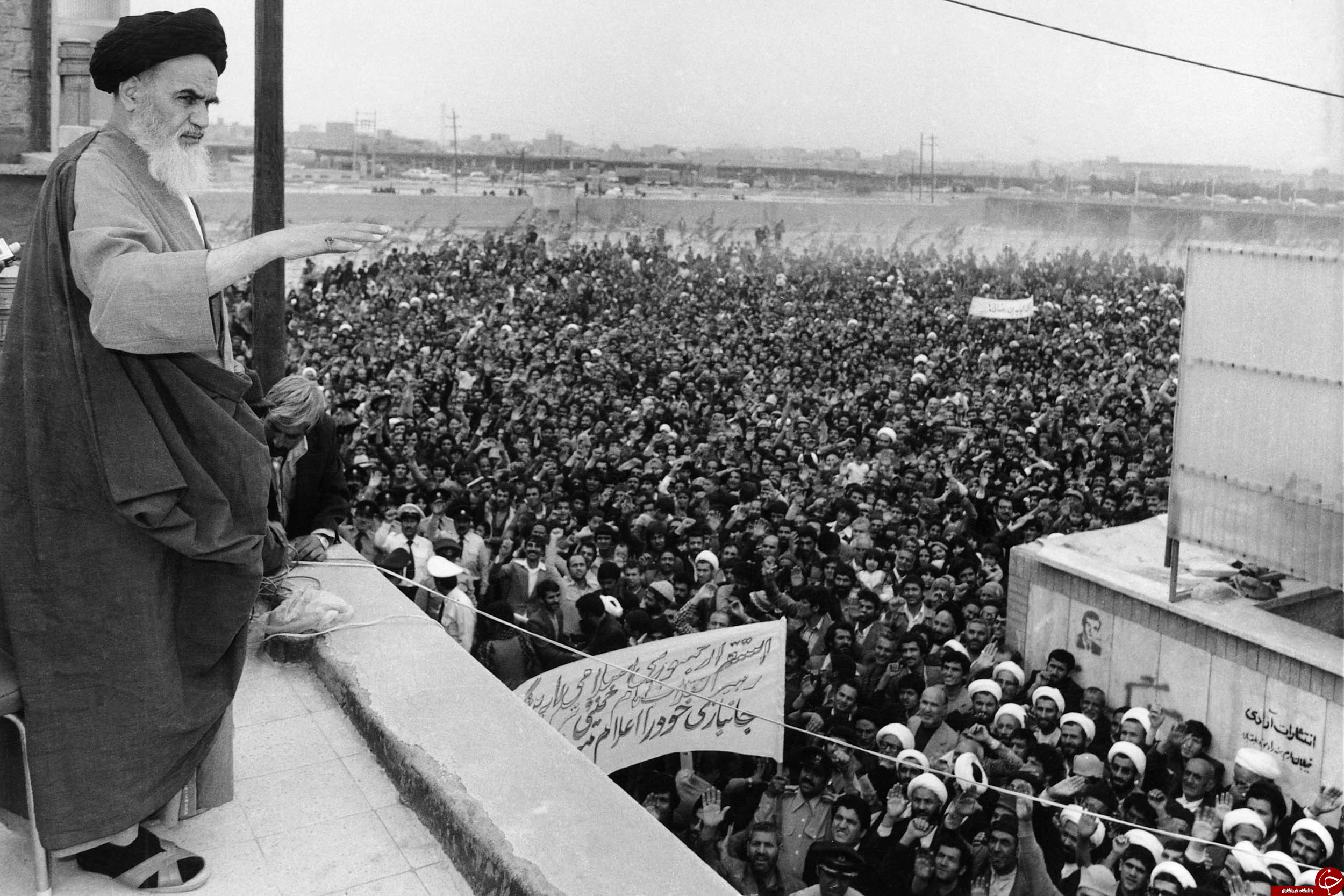 بمانددد// بخشی///از کودکی تا رحلت امام روح&zwnj;الله به روایت تصویر