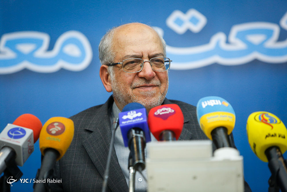 هیچ&zwnj;کدام از شرکت&zwnj;های مبارکه، ذوب&zwnj;آهن، مس و آلومینیوم دولتی نیستند/حتی یک مورد حقوق نجومی در وزارت صنعت نداشتیم