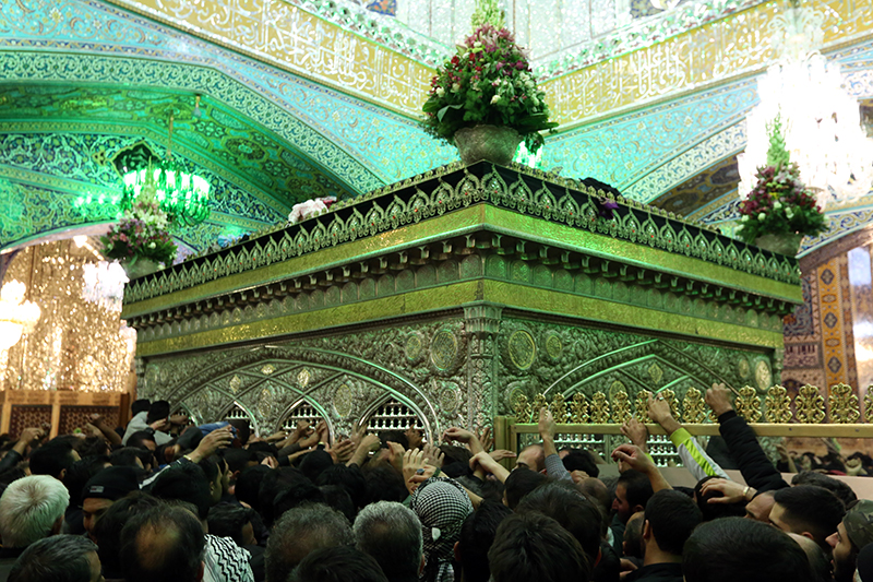 تشرف بالغ بر ۶۰۰ مددجوی کمیته امداد به حرم مطهر رضوی
