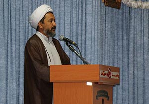 حضور امیر دریادار سیاری در محفل انس با قرآن در رشت