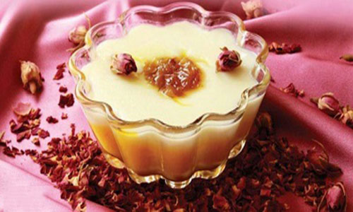 طرز تهیه فرنی با آرد برنج مخصوص افطاری