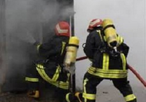 مهار حریق در مغازه  لوازم یدکی خودرو در اراک