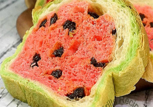 نان&zwnj;های میوه&zwnj;ای هم به بازار آمد