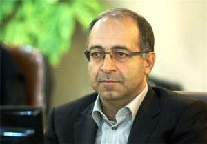 آغاز عملیات پوشش سقف واحدهای احداثی درروستای سیل زده چنار عجب‌شیر