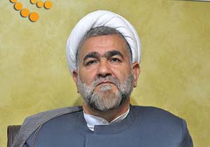 وقتی نماینده مجلس همکار را به جای همسر اشتباه گرفت + فیلم
