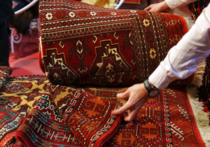 تولیدسالانه 4 هزار متر مربع فرش توسط بافندگان مهابادی