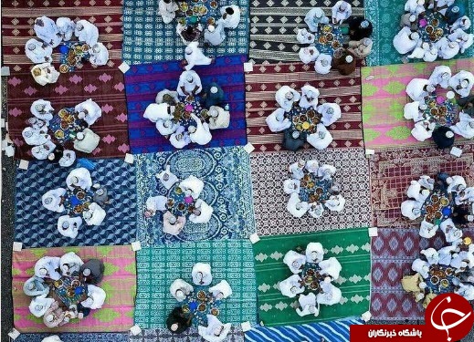 نمایی زیبا و متفاوت از مراسم افطاری روزه&zwnj;داران+عکس